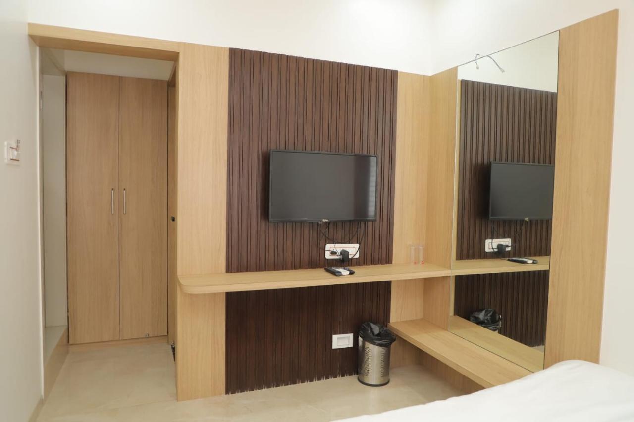 Hotel Dwarka Palace Ahmednagar Eksteriør bilde